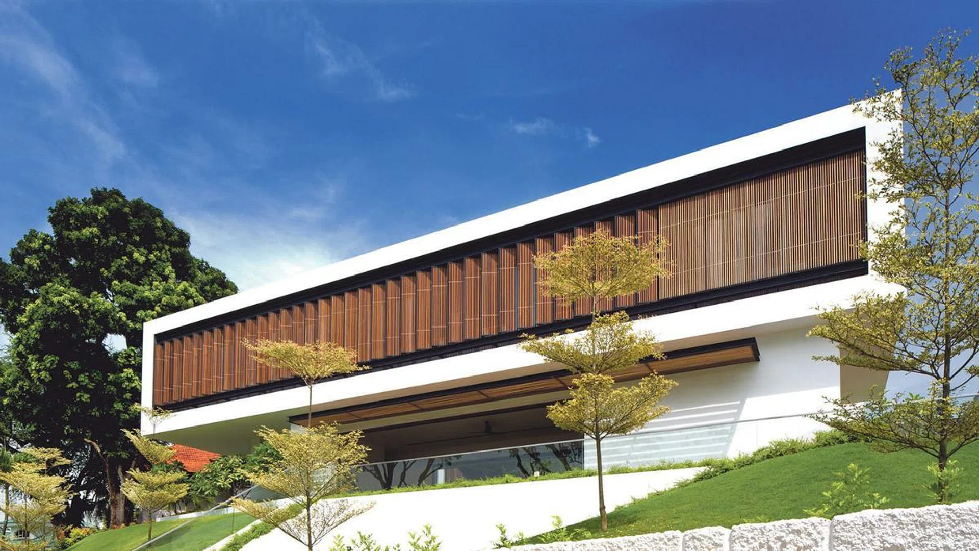 75667-see_through_house_bt