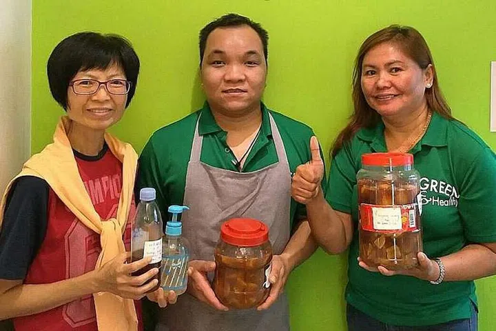 At Eco-harmony cafe, which is part of charity and education foundation Kampung Senang, its staff uses garbage enzymes to wash dishes.PHOTO: ALVIN TAN