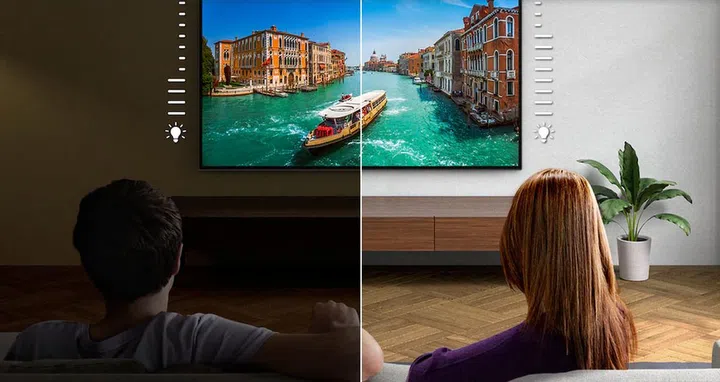 Sony's unique ambient optimisation technology automatically adjusts picture and sound to your environment. 