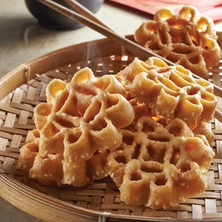 Honeycomb (or "Feng Wo" biscuits for Chinese New Year ($21.80) from Mdm Ling Bakery. Photo from Mdm Ling Bakery