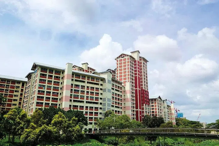 By early October 2022, HDB had already recorded 277 million-dollar HDB resale flat transactions, breaking the record of 259 units sold in 2021. (Photo 123rf)