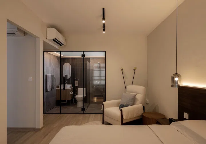 The glass panel fronted Master En Suite. 