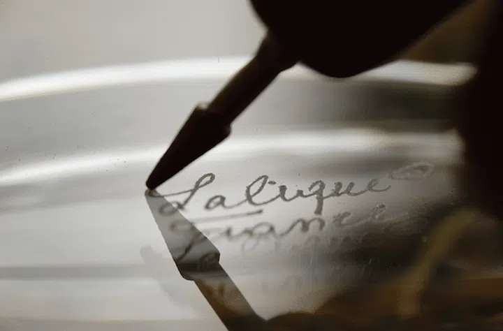 history and profile of lalique the crystalware brand from france