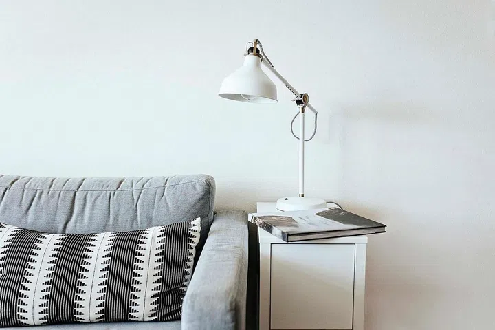 Black and White Interior Design: 16 Ways To Style Monochrome House (Photo Unsplash Becca Tapert)