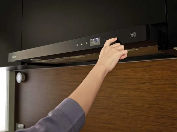 Smart kitchen hood setup in City Energy's showroom in Plaza Singapura.