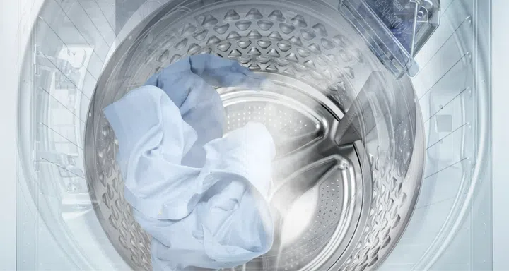 Steam Refresh lets you extend the interval between washes for premium or delicate fabrics.