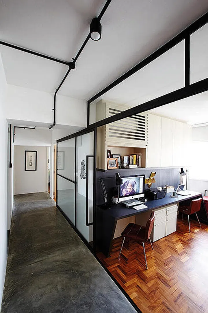 Glass sliding door