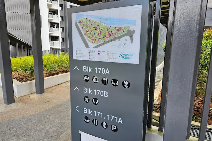 Rivervale Shores foyer directory.