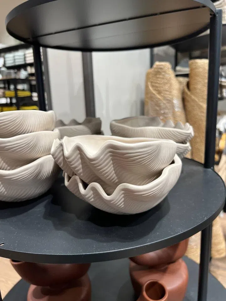 H&M Home organic scallop decorative plate