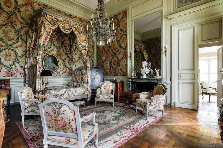 House Tour: This French Castle That Inspired Pablo Picasso Sold For $52 Million (Photo courtesy Engels & Volkers)