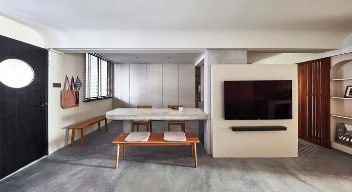 This flat is a two-floor shopfront unit with a typical old 3-room HDB flat spanning 750 sq ft upstairs, and the bakery downstairs.