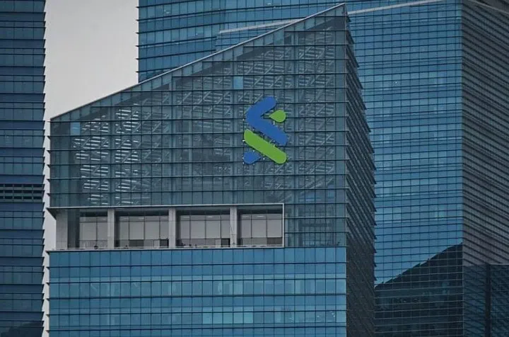 StanChart is giving up nine of the floors it leases at Marina Bay Financial Centre Tower 1 in the business district. ST PHOTO: KUA CHEE SIONG