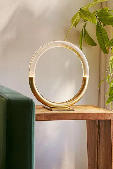 67083-classy_lamp_uo