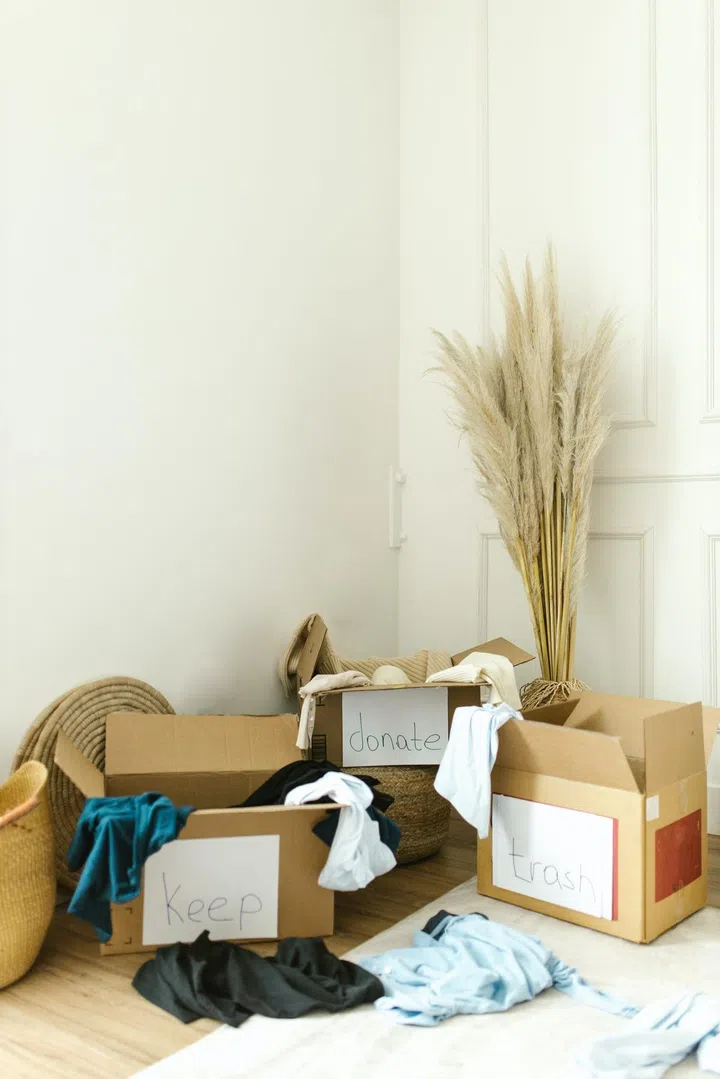 Declutter Home Checklist: How to start decluttering when you're overwhelmed?