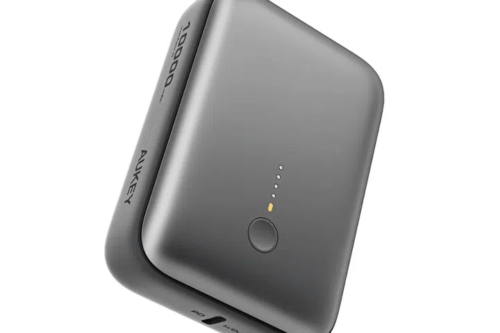 Aukey 10000mAh Fast Charging Powerbank Portable Charger