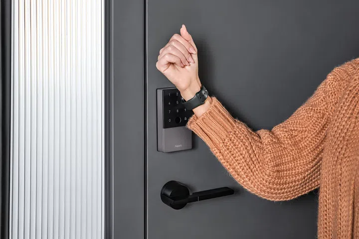 aqara u100 deadbolt door lock with Apple Key features