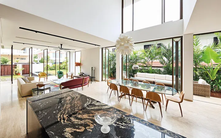 The gold-on-black Cosentino Sensa Orinoco marble island and backsplash make a bold statement against the home’s predominantly neutral palette.
