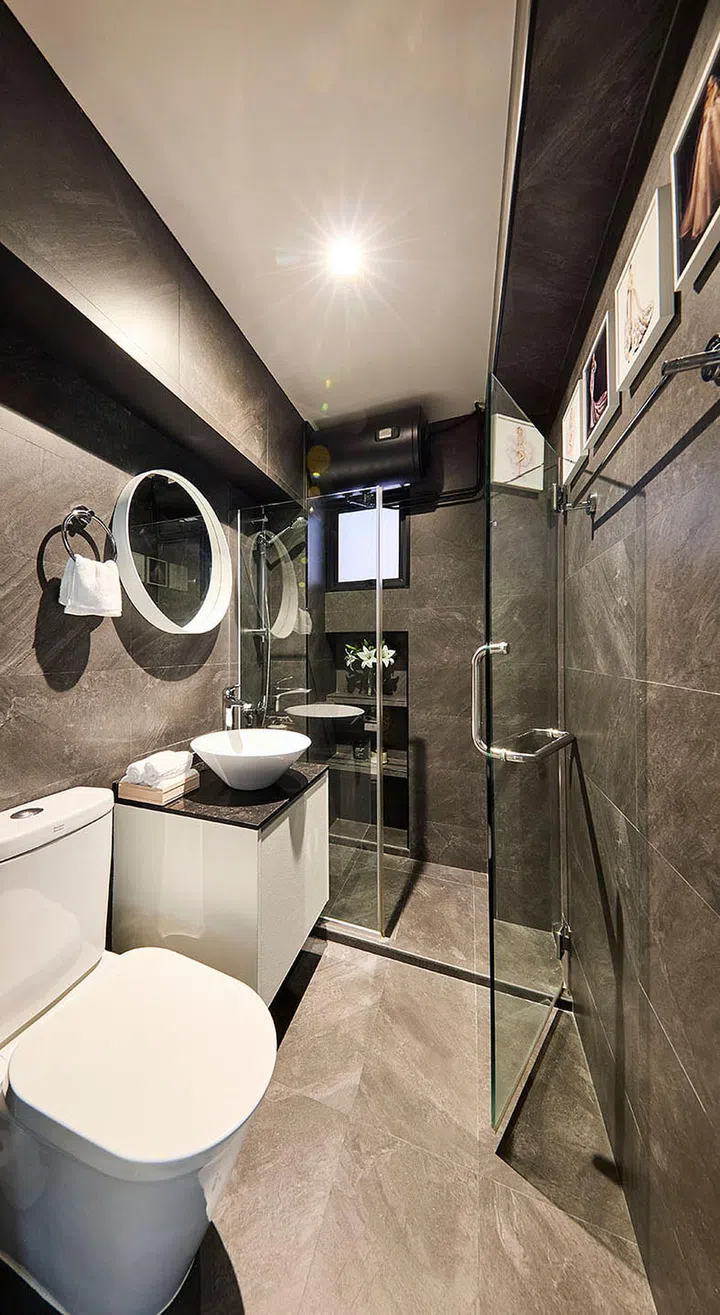 Dark, modern, and all black bathroom.
