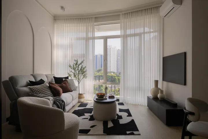 Living room of a 3-bedroom condominium in Tanglin (1,399 sq ft).