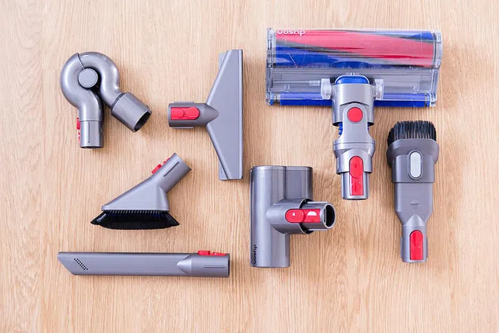 Dyson V8 Absolute Plus comes with a direct-drive cleaner head, for people with deep carpets or pets. 