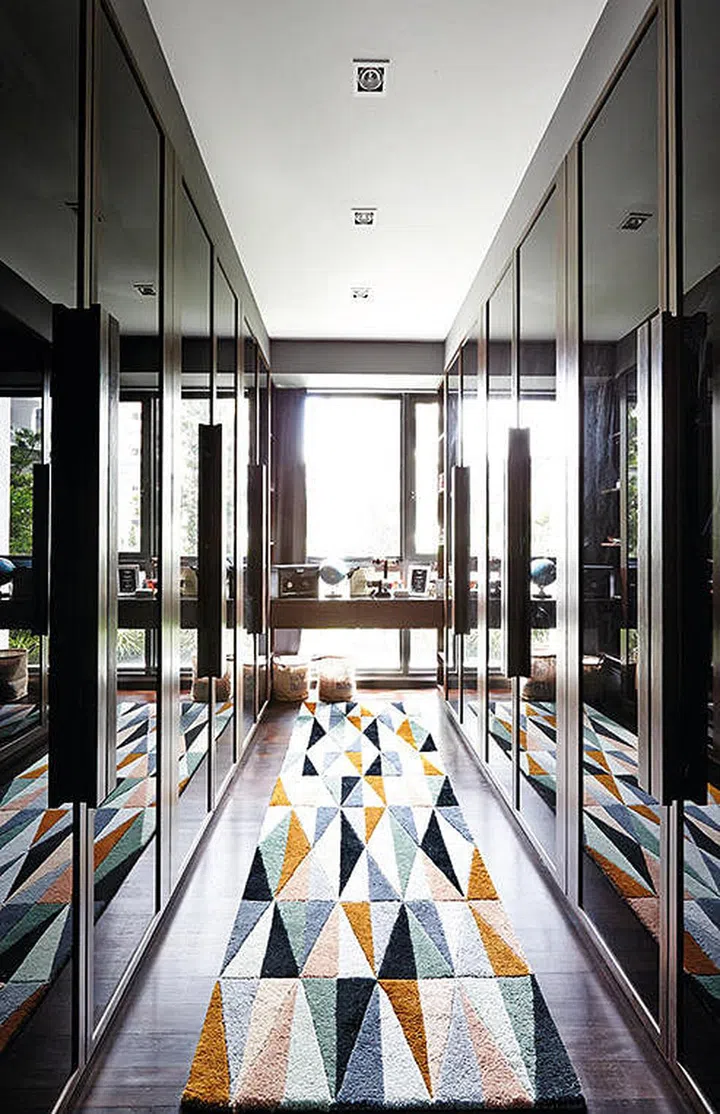 walk-in wardrobe, wardrobe, closet, mirror