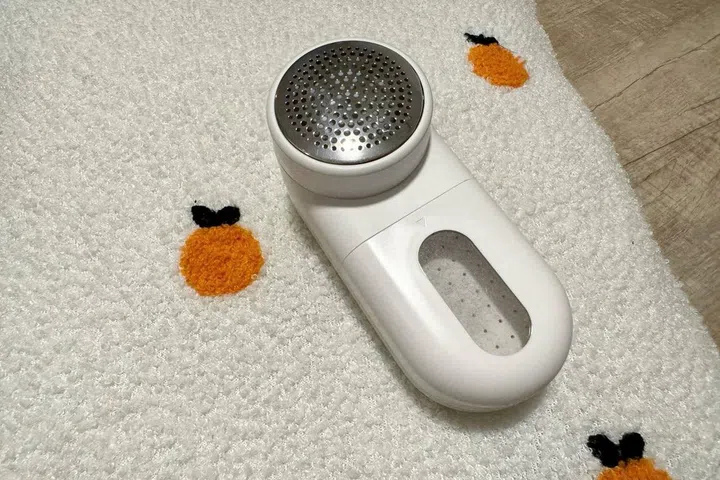 Xiaomi Lint Remover, $15.90 from Shopee and Lazada