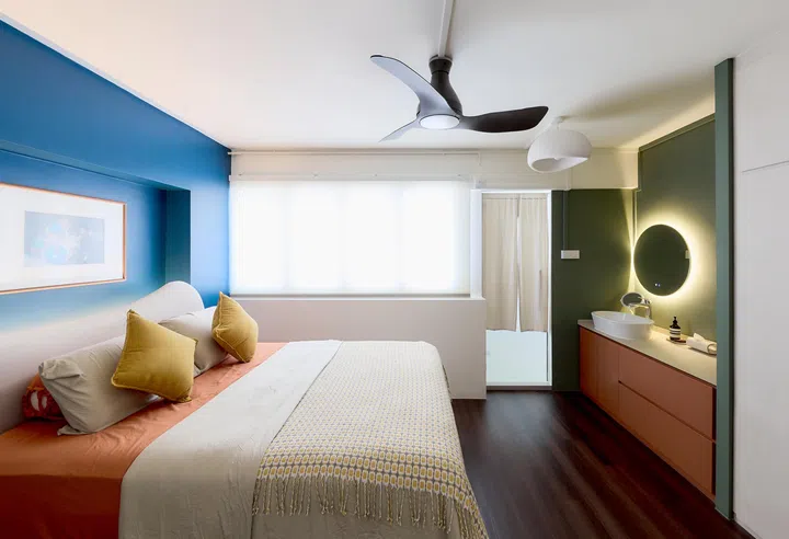 Master bedroom in a 5-room HDB flat in Yishun, designed by Homely Matters Pte Ltd.