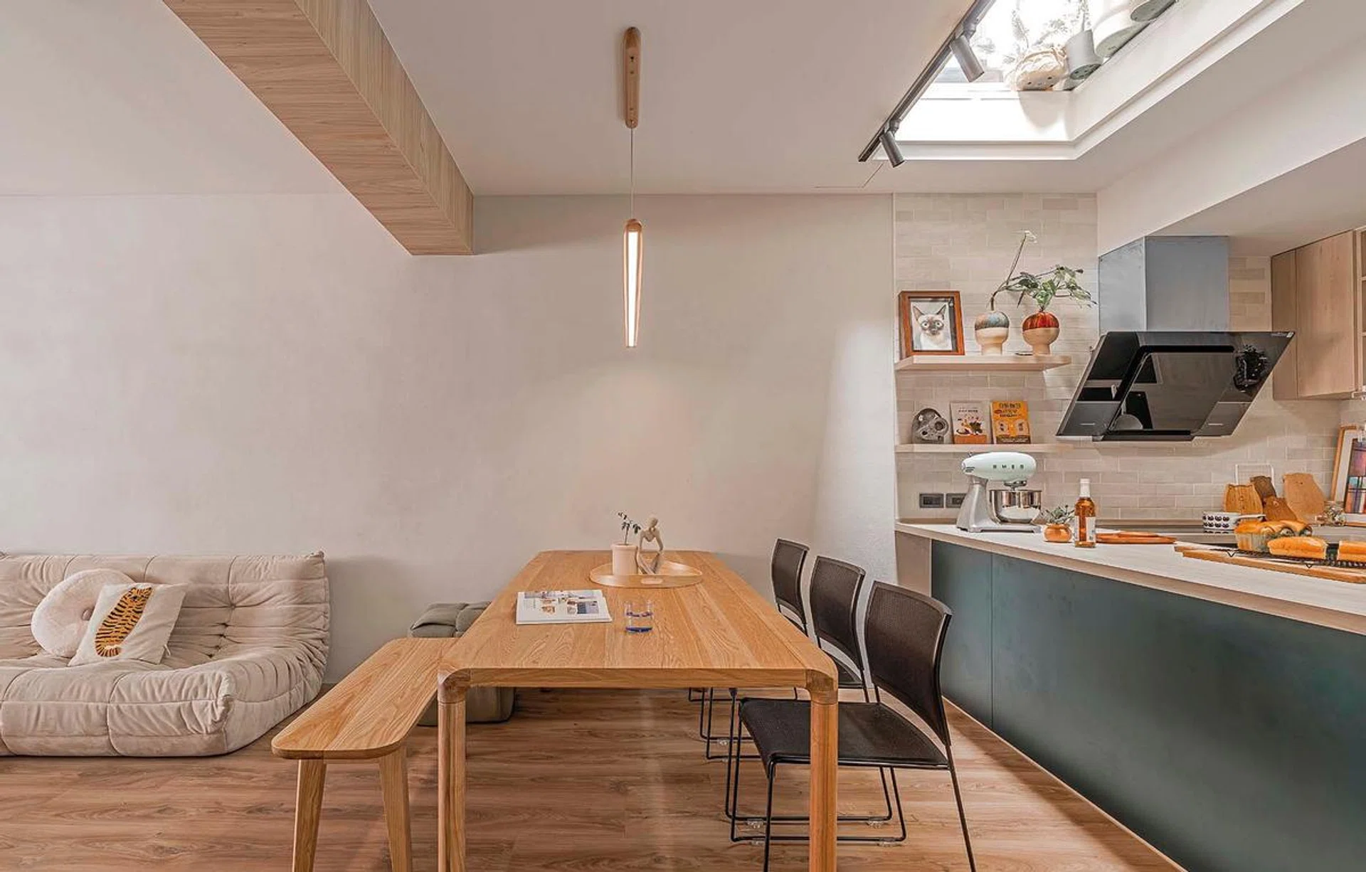 House Tour: A Japandi Taiwan Multi-Generational Home Filled With Natural Sunlight (Photo Srain Interior Design)
