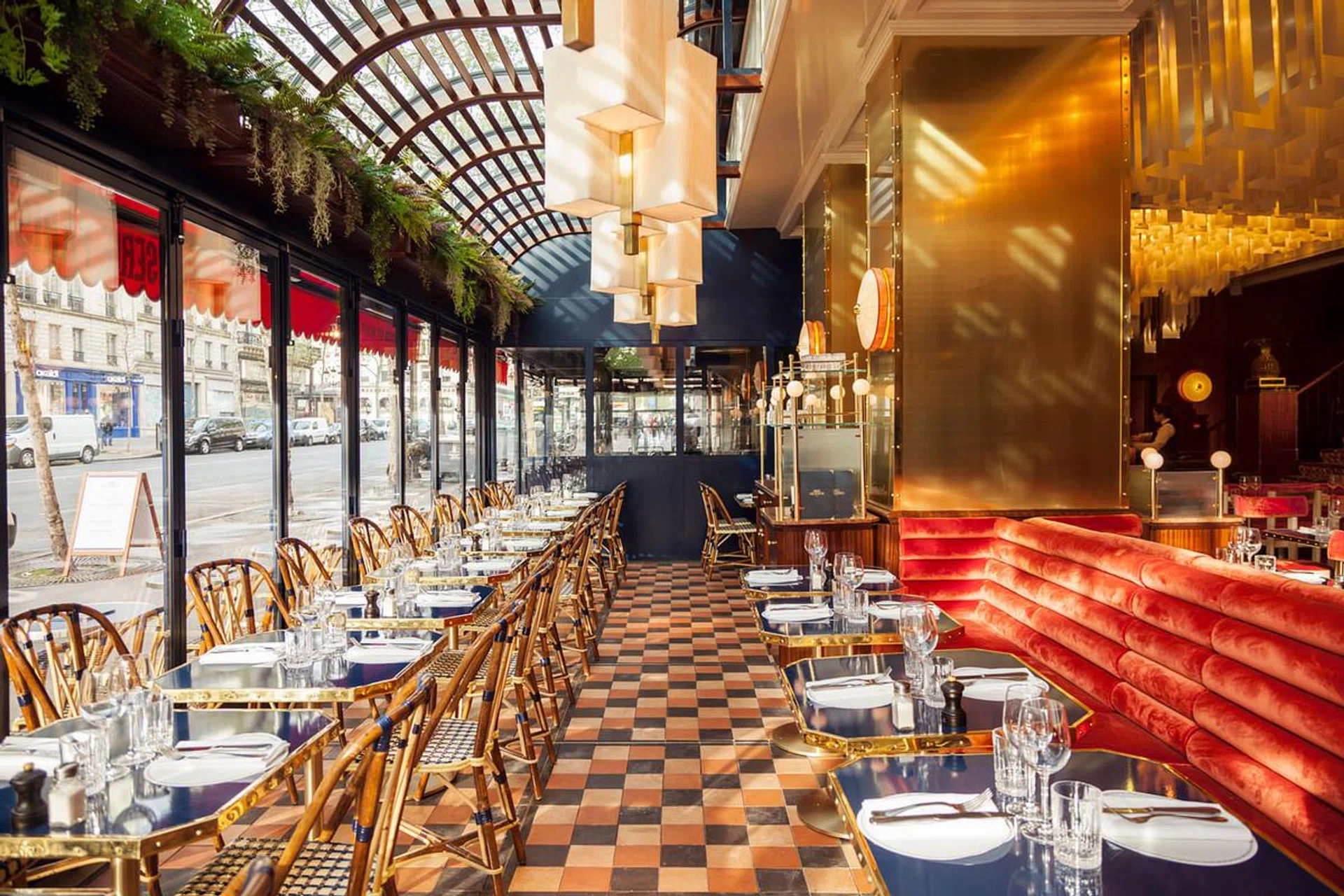 Located on Paris’ Grands Boulevards, Grand Cafe Capucines – founded in 1875 – was one of the most legendary brasseries of the 19th century.