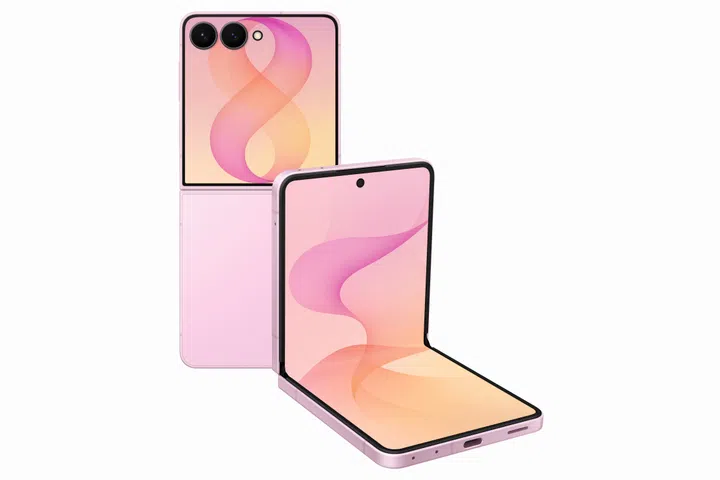 Samsung Galaxy Z Flip 8 in pink