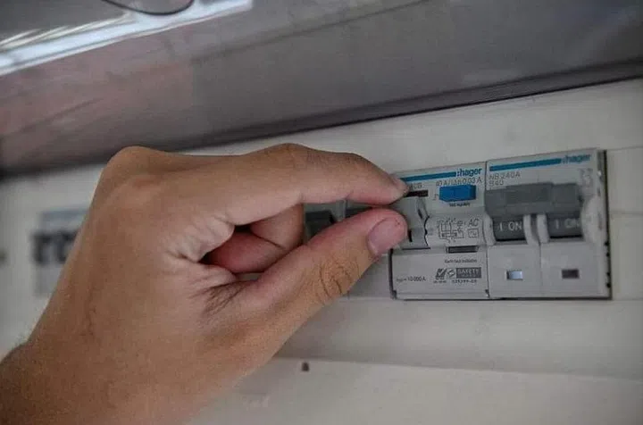 A residual current circuit breaker prevents electric shocks by cutting off the electricity supply when it detects a current leak. ST PHOTO: KUA CHEE SIONG