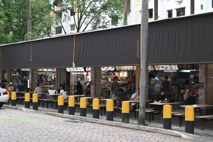 In the middle of the HDBs rests a courtyard with a quaint coffeeshop and a few traditional Mama Stores. I enjoyed an ice cream and a cool drink here.