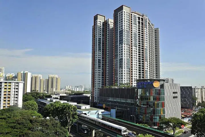 Resale prices for HDB flats rarely reach $1 million. The record- setting flat in Clementi Avenue 3 belongs to a unique development: Clementi Towers (above), the first HDB project to be integrated with both a shopping mall and a bus interchange.
