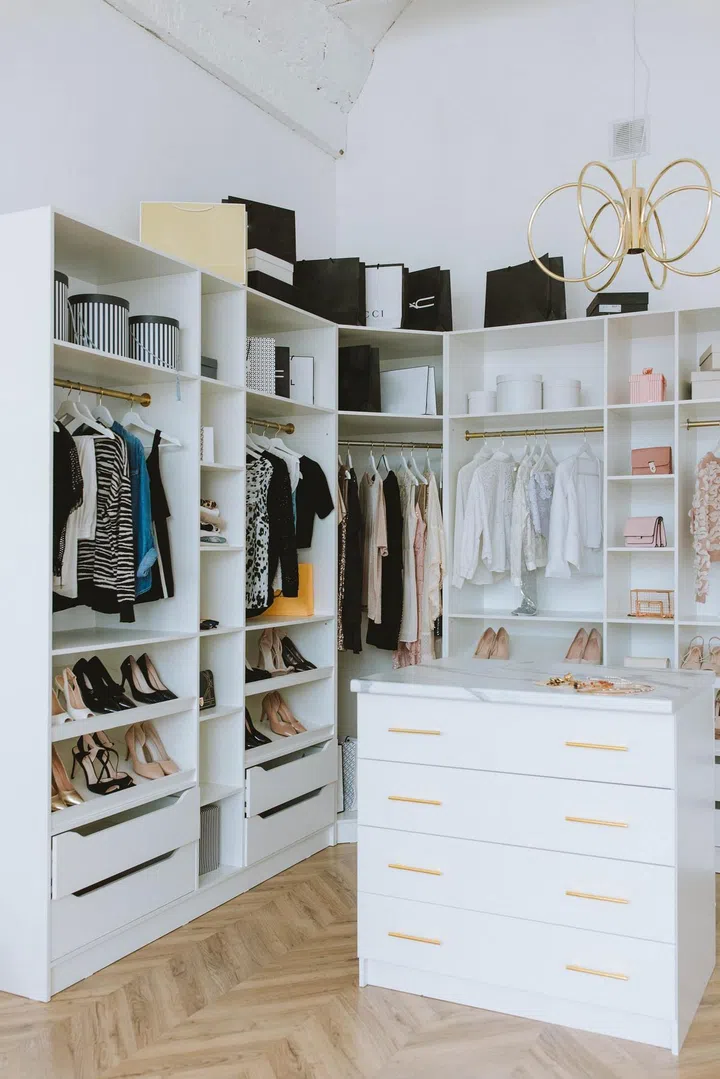 Decluttering Checklist: 30 Steps for a minimalist home