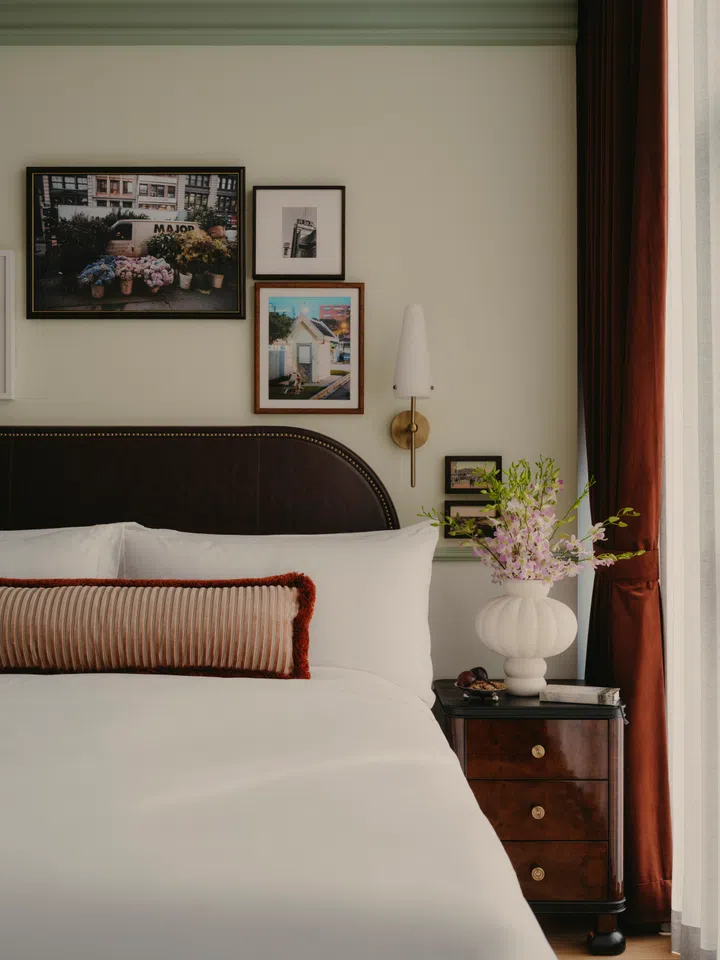 The NoMad Hilton Singapore rooms blend NoMad’s New York City’s look and local Peranakan heritage from the nearby Emerald Hill shophouses.