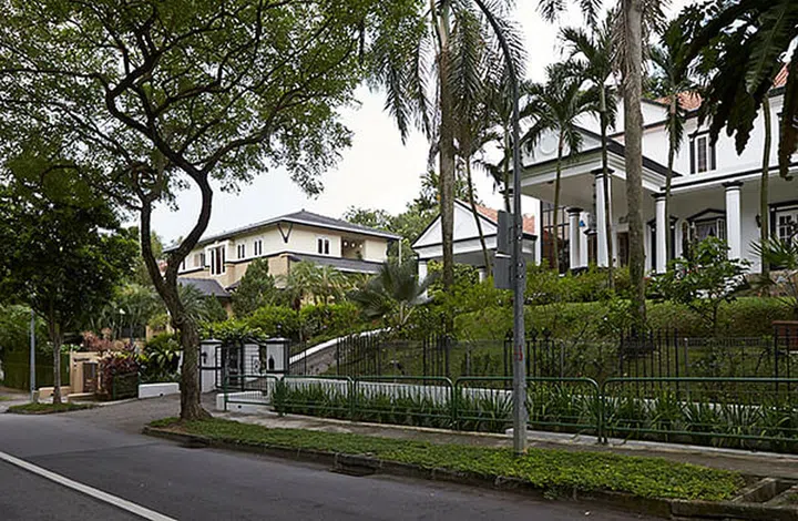 Good Class Bungalow Sixth Avenue