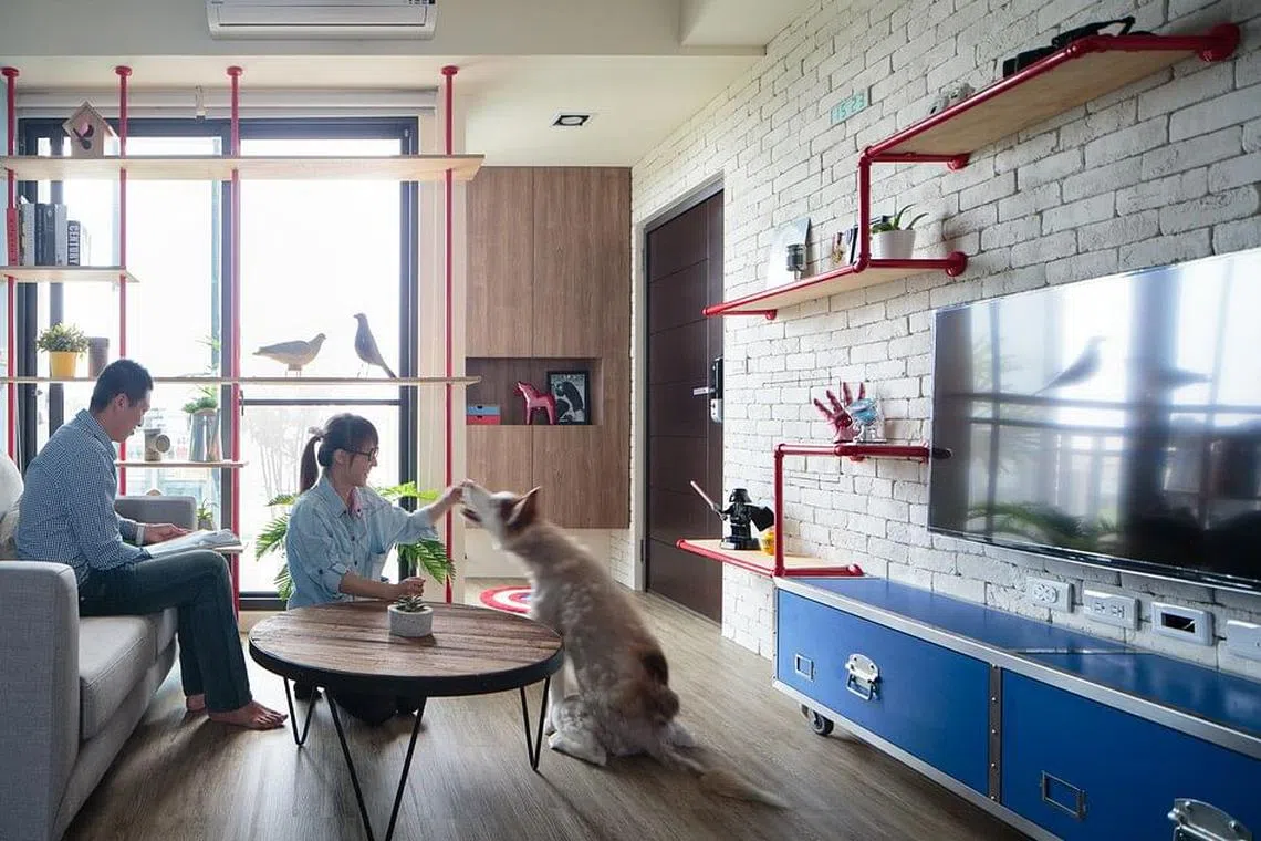A Jet Fighter Engineer's aviation themed 2-room home in Taiwan | Home ...