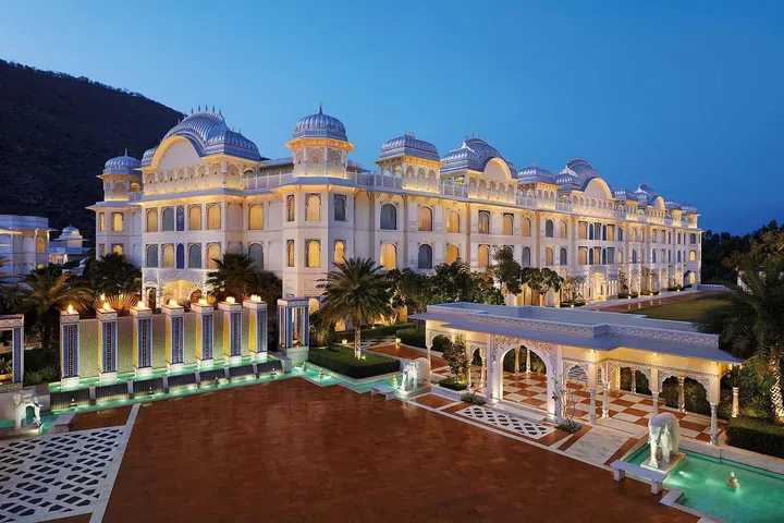 India Hotels with Prices: 6 Best luxury hotels & resorts to immerse in local culture