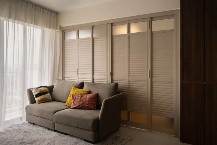 Opening up space with foldable doors means flexible living at its best. Image from Studio L’arc.