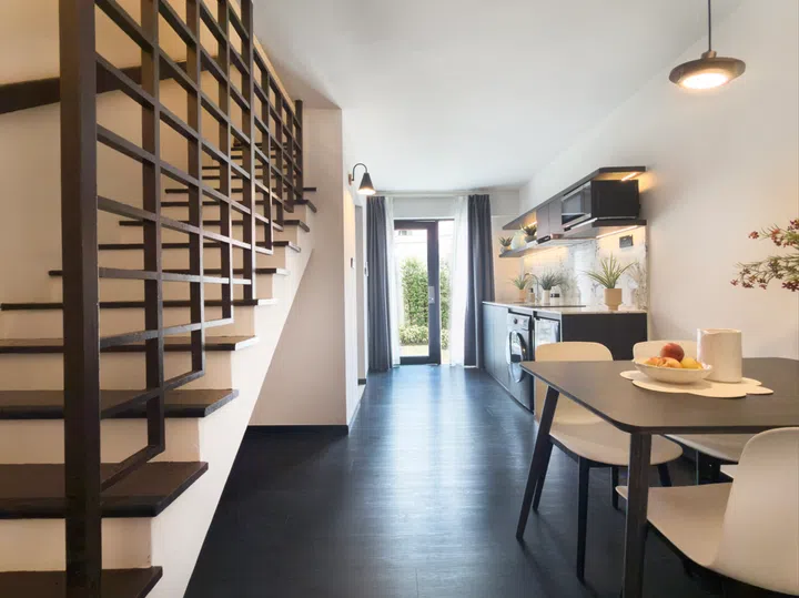 2-Storey Maisonette with 3 single beds in the Coliwoo Resort Changi.