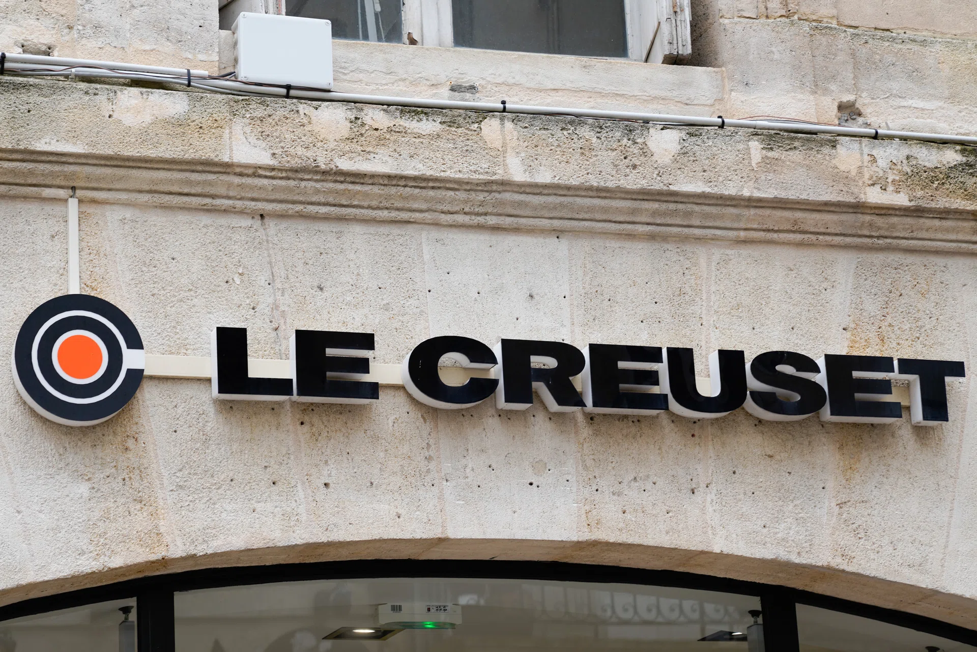 Bordeaux , Aquitaine / France - 06 14 2020 : Le Creuset logo sign shop of pots pans and kitchen supplies store