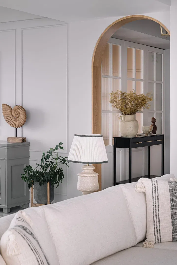 Living areas in a 60-year-old couple’s 2-bedroom apartment in Parsi, Mumbai.