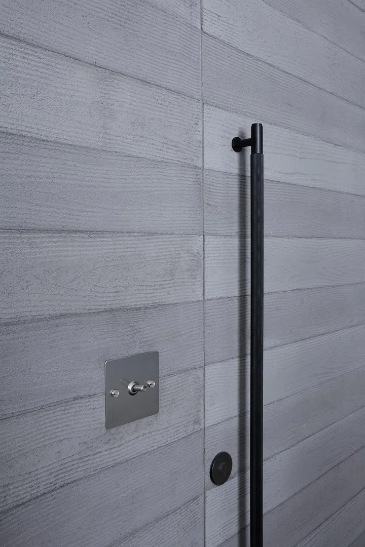 This 3-bedroom condominium at Amber Road comes with a private lift lobby.