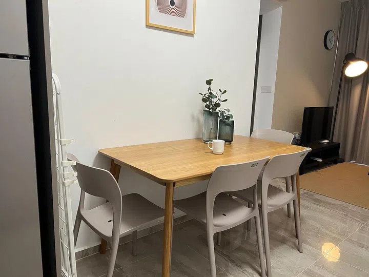 Habyt Affinity at Serangoon dining area