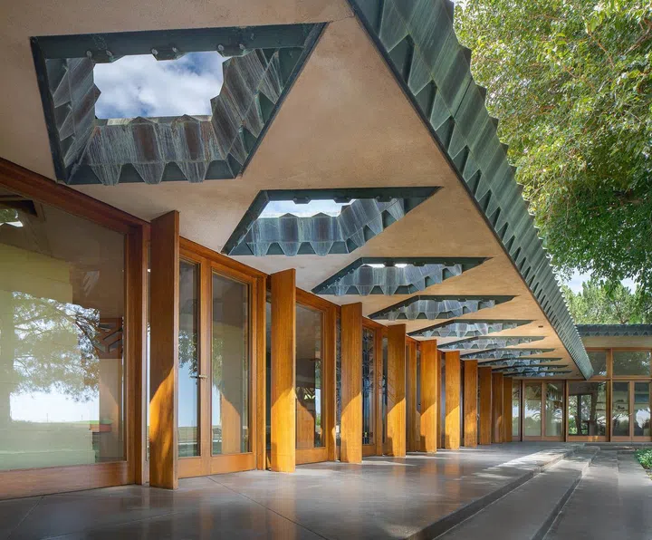 House Tour: A Frank Lloyd Wright House, Prairie Style, in California