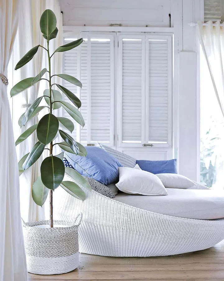 Black and White Interior Design: 16 Ways To Style Monochrome House (Photo Unsplash Hutomo Abrianto)