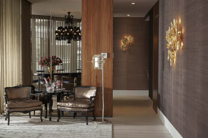 Decorative lighting plays a vital role in the design of the apartment, with a total of 17 lamps that Thái Công carefully selected.