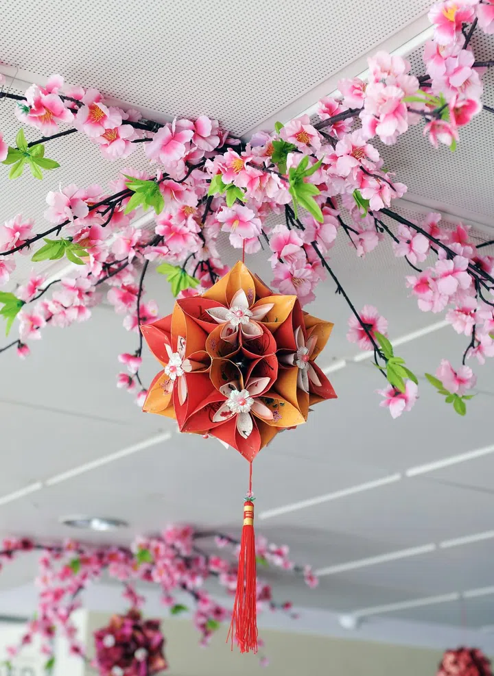 10 Chinese New Year Decorations & Meanings