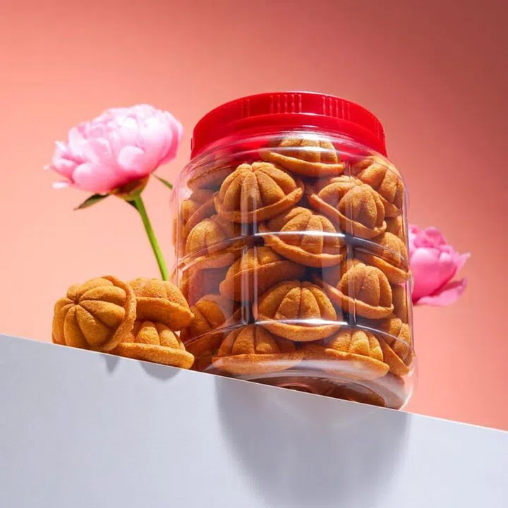 Honey Kuih Bahulu by Ding Bakery ($14.90) for Chinese New Year. Photo by Ding Bakery