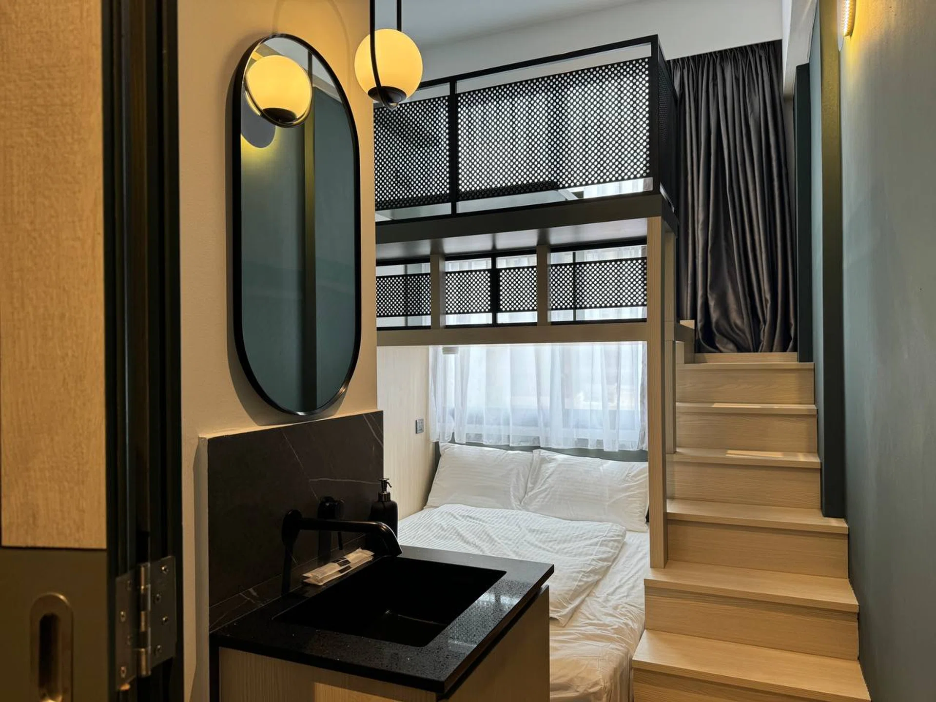 Overview of The Loft room at Coliwoo River Valley 268.